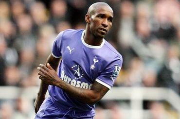 Defoe jermaine tottenham fialovy dres okt2011