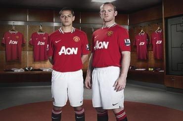 Manchester united dresy 2011  rooney hernandes nikemedia com