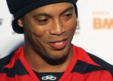 Ronaldinho flamengo tlacovka usmevik