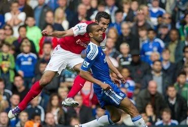 Van persie ashley cole chelsea arsenal oct11