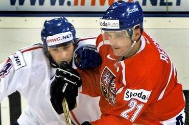EHT: Rusi porazili Česko 3:1, Švédi rozstrieľali Fínsko