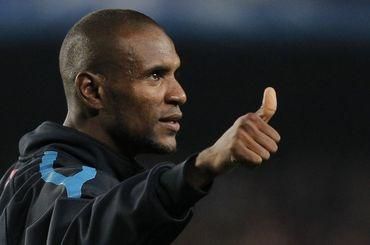 Abidal barcelona palec hore maj2011