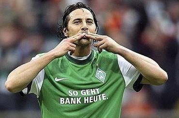 Pizarro werder rozdava bozky