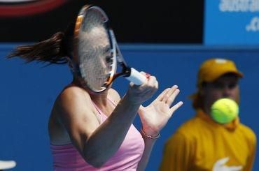 Jelena jankovicova schovana za vypletom australian open 2011