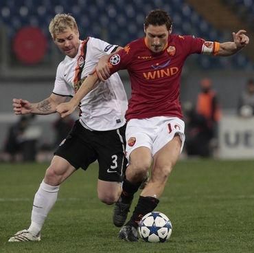 Totti as rim vs hubschmann sachtar lm2011