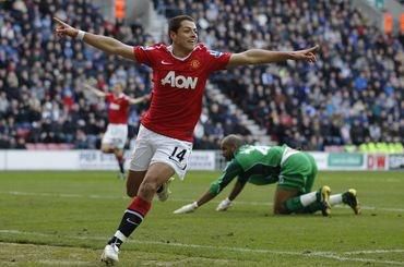 Chicharito manchester united goool vs wigan feb2011