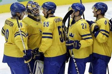 Hokejové MS18: Švédi do semifinále o skóre pred Kanadou