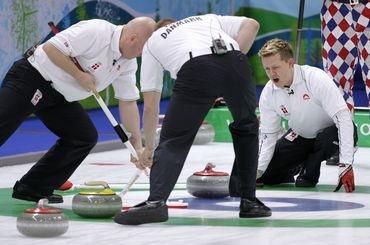 Curling-ME: Medzi mužmi zlato do Nórska, striebro Dánom, Švajčiarsko opäť bronzové