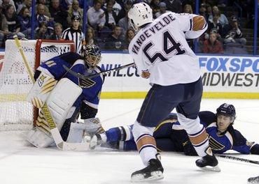 Halak st louis vs vandevelde edmonton mar2011