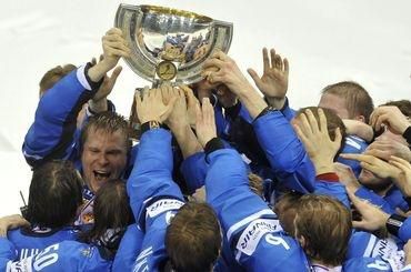 Finsko hraci radost majstri sveta 2011 trofej maj2011