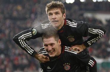 Muller a schweinsteiger bayern na sebe dec2010