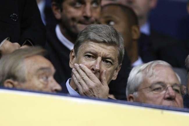 Wenger arsene arsenal tribuna fotodna