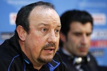 Benitez inter milano tlacovka figo vzadu