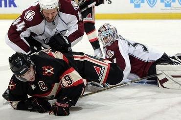 Budaj colorado vs toews chicago nhl com