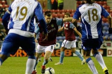 Wigan aston villa milner marec 2010