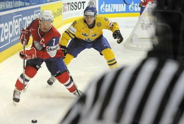 MS 2010: Jakobsen na MS skončil, IIHF ho vylúčila za napadnutie rozhodcu
