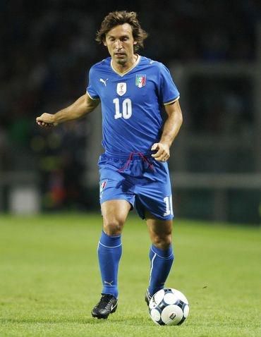 Pirlo andrea taliansko s loptou