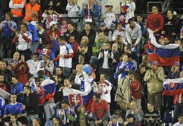 Slovensko reprezentacia futbal jedentim fanusikovia