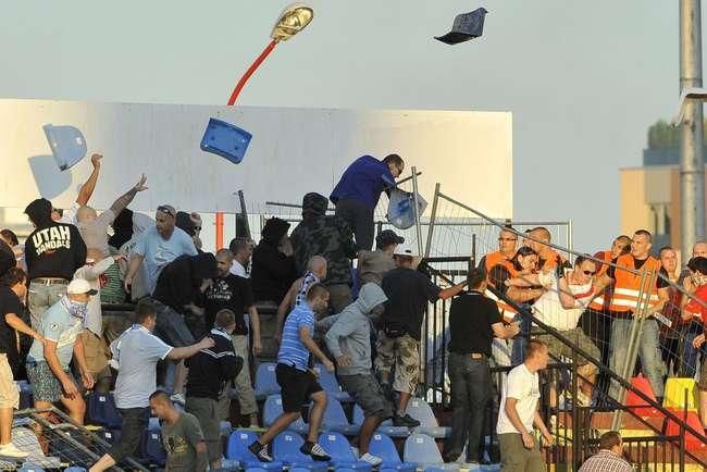 Slovan fanusikovia riot stuttgart