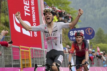 Giro d´Italia: Prvú alpskú etapu vyhral Almeida. Ružový dres má nového majiteľa