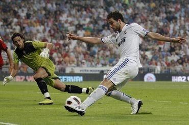 Higuain real madrid vs osasuna strela