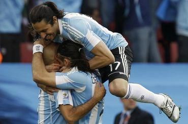Argentina hraci radost vs nigeria ms2010