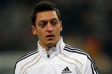 Ozil mesut nemecko bocny pohlad