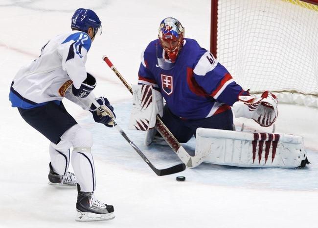 Jokinen vs halak gol bronz oh2010 galeria1