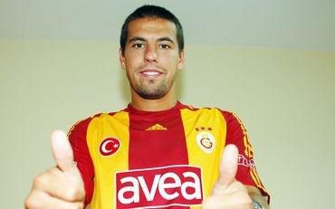 VIDEO Baroš zostáva verný dresu Galatasaray až do roku 2013
