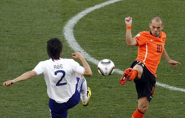 Sneijder wesley suboj japonsko kopacka