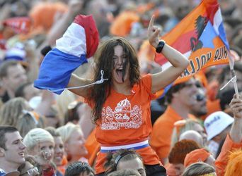Postup Holandska oslavovali v uliciach tisícky ľudí