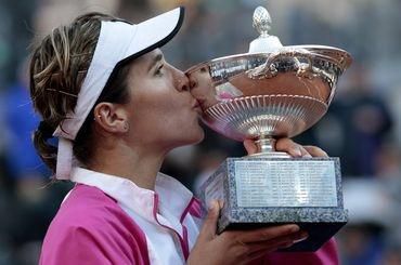 Martinezova sanchezova wta rim2010 trofej