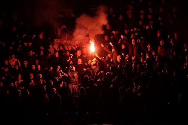 Manchester united fans pyro derby