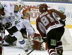 KHL: Marcel Hossa sa pri prvej príležitosti do Dinama Riga vráti