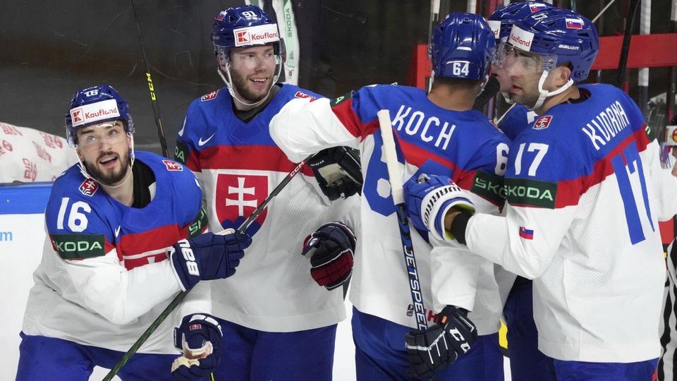 MS v hokeji 2023: Slovensko - Nórsko (zľava Róbert Lantoši, Matúš Sukeľ, Patrik Koch a Andrej Kudrna oslavujú gól)