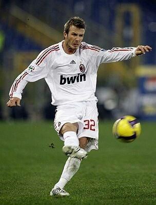 Beckham ac milano odkopava loptu