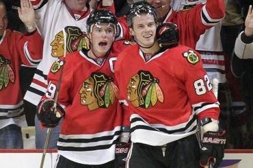 Kopecky a toews chicago radost vs nashville nhl2010