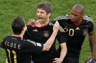 Klose muller boateng nemecko stvrtfinale ms2010 radost