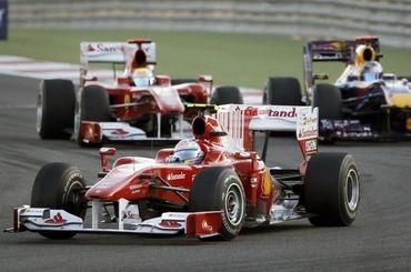 Alonso a massa ferrari vs vettel bahrajn2010