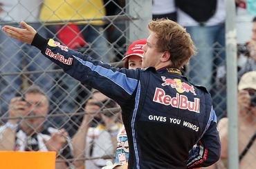 Vettel sebastian red bull zrazka turecko 2010