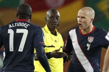 Altidore a bradley usa vs rozhodca ms2010