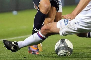 Futbal lopta nohy ilustracne