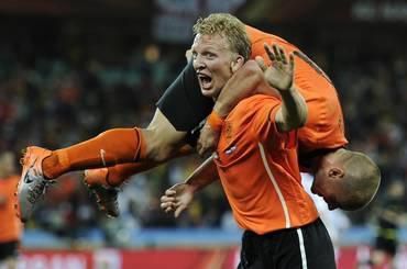 Kuyt a sneijder holandsko osemfinale ms2010 goool