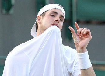 Wimbledon: Isner sa vyčerpaný po šialenom zápase odhlásil zo štvorhry