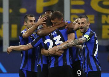 V bitke o finále milánske derby. Inter si doma postrážil postup napriek strate dvojgólového vedenia