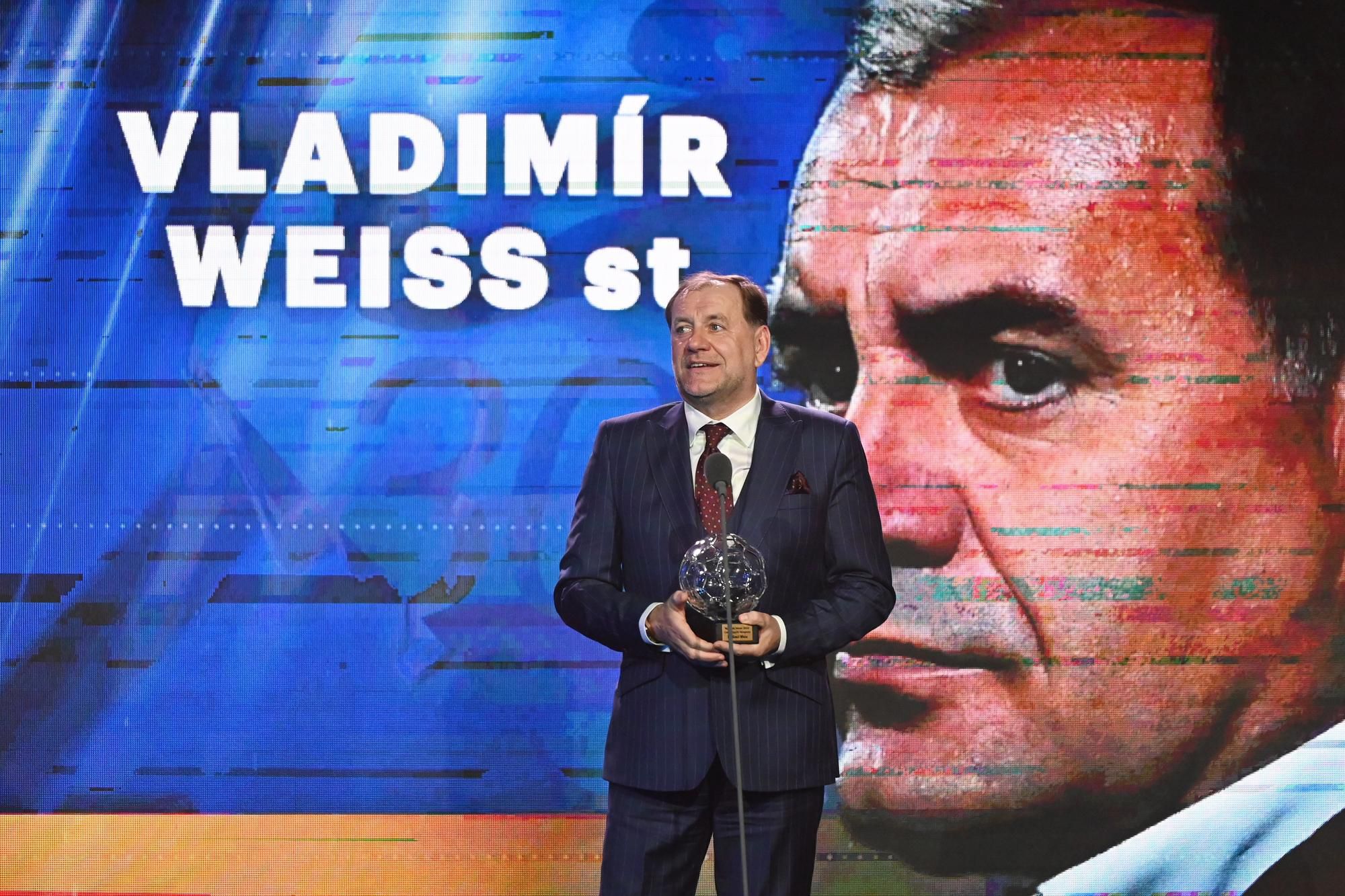 Vladimír Weiss st. získal Cenu Tréner roka v ankete Futbalista roka 2022