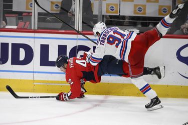 Slováci v NHL: Martin Fehérváry sa prvýkrát pobil, Tomáš Tatar zbieral „mínusky”