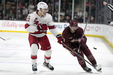 Slováci v NHL: Miloš Kelemen dostal ďalšiu šancu v prvom tíme, zahral si proti Connorovi McDavidovi