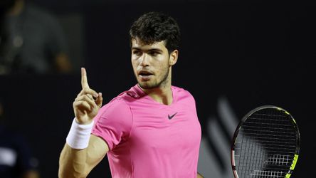 ATP Cincinnati: Novak Djokovič postúpil hladko do semifinále, Alcaraz sa potrápil