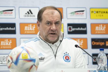 Tréner Weiss sa hneval po víťazstve Slovana. Hráčom to povedal cez polčas aj po zápase